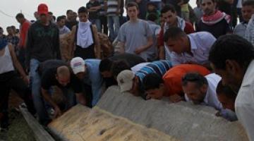 مواطنون ينجحون بفتح طريق قرب رام الله أغلقه الاحتلال