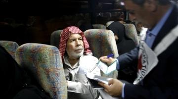 100 من أهالي غزة يزورون أسراهم بنفحة