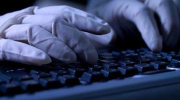 الفتاه وخلوة الليل والمخابرات ثالثهما