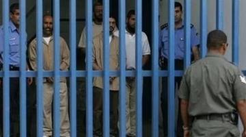 الاحتلال يمدد توقيف مواطنين ويحكم علي مقدسي بالسجن