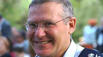 يدلين: الكيان سيتعرض لهجوم صاروخي عنيف في حال مهاجمة إيران