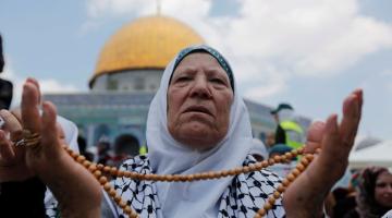 الآلاف يتوافدون للأقصى في الجمعة الثالثة من رمضان