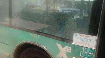 إصابة صهيونيين نتيجة تعرض حافلتهم للرشق بالحجارة في القدس