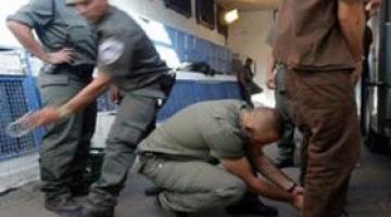 وحدات صهيونية تنكل بأسرى قسم 6 بمجدو