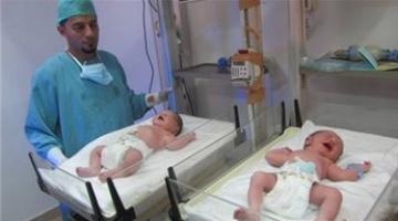 أسيران يرزقان بطفلين بعد تهريب نطف منوية خارج السجون