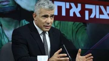 ليبد يسعى لتحقيق مكاسب سياسية بدفاعه عن المستوطنين