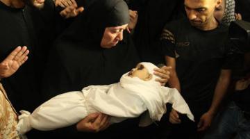 استشهاد طفلة متأثرة بجراحها في المشافي المصرية