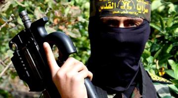 "سلاح المقاومة" محل إجماع فلسطيني.. ونزعه "وهم"