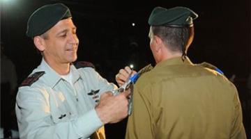 تكريم ضابط صهيوني استخدم قانون "هنيبعل" بخزاعة