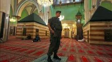 وزير صهيوني يقتحم المسجد الابراهيمي لأداء صلوات تلمودية