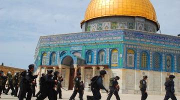 رئيس بلدية الاحتلال بالقدس يقتحم الأقصى