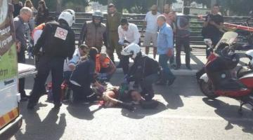 إصابة شرطيين صهيونيين بعملية طعن في القدس وفرار المنفذ