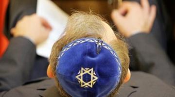 الأردن يحظر على اليهود دخول أراضيه بالقبعة الدينية