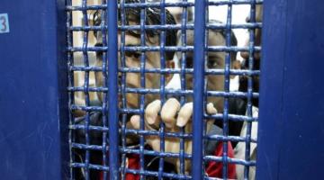 الاحتلال يجدد الاعتقال الاداري لأسير من الجهاد