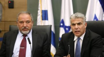 لابيد وليبرمان: سياسات نتنياهو الخارجية الأسوأ منذ48