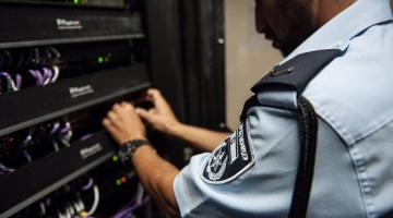 كيف تراقب الاستخبارات حساباتنا على مواقع التواصل؟