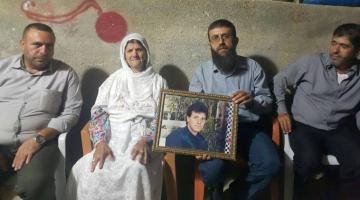 وفد من الجهاد يُهنئ عوائل الشهداء بعودتهم سالمين من الديار الحجازية في جنين