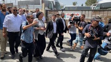 عشرات المستوطنين يقتحمون الشيخ جراح بحماية قوات الاحتلال