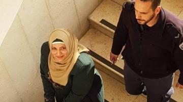 إصابة أسيرة بكسر في قدمها أثناء نقلها مكبلة بالأصفاد