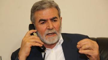 القائد النخالة يهاتف والد الشهيد رعد حازم ويقدم له التهنئة بشهادة نجله