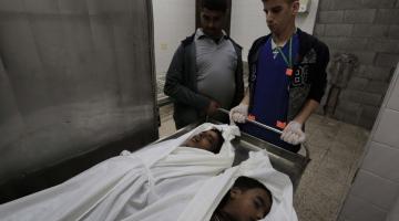  مجزرة جديدة: 8 شهداء بقصف منزل عائلة السواركة في دير البلح