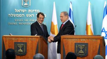 نتنياهو إلى قبرص لبحث ميناء عائم لغزة