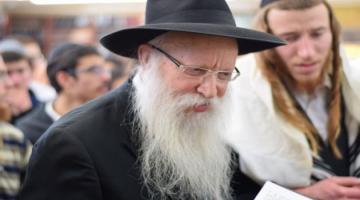 العدو يعتزم تكريم حاخام صهيوني يبيح قتل الفلسطينيين