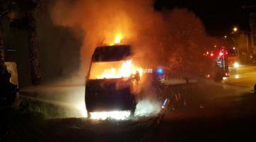 احتراق حافلة يهودي وسط مدينة اللد