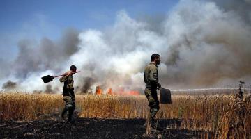 حريقان بـ"غلاف غزة" بفعل طائرات ورقية حارقة