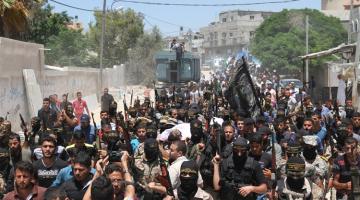 صور .. خانيونس تشيّع شهيد الإعداد "صالح الاسطل"