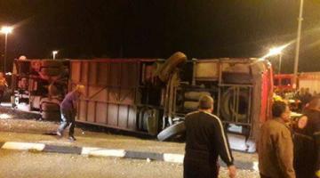 قتيل وإصابة 30 "اسرائيلياً" في انقلاب حافلة بالداخل المحتل