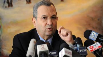 باراك: سلوك نتنياهو يقوده للهاوية