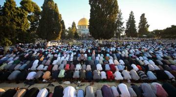 50 ألف مصل يؤدون صلاة الجمعة في المسجد الأقصى