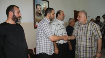 بالصور .. الجهاد تقيم حفل استقبال بمناسبة انتصار عدنان بمخيم عين الحلوة