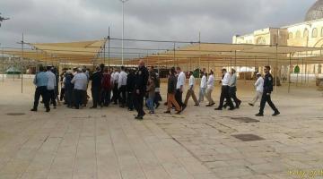 مئات المستوطنين يقتحمون المسجد الأقصى المبارك