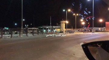 الاحتلال يغلق حاجز قلنديا في كلا الاتجاهين