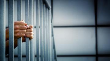 المعتقلان موسى وجواريش يواصلان إضرابهما عن الطعام