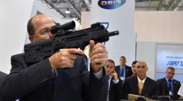 يعلون إلى الهند في زيارة هي الأولى من نوعها