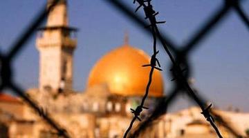 "جبل الهيكل" لافتة للاحتلال قرب باب الاقصى