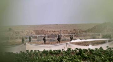 الاحتلال يطلق النار تجاه مركبة صرف صحي شرق خانيونس