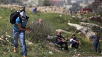 مواجهات بين الشبان الفلسطينيين والاحتلال في غزة والضفة نصرةً للأسرى 