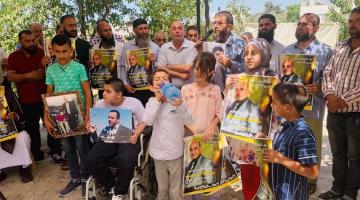 وقفة بعرّابة دعما للأسرى المضربين عن الطعام