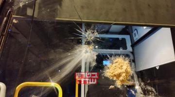 مقاومون يطلقون النار على حافلة صهيونية في الخليل