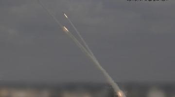 مشاهد لرشقات صاروخية تجاه المدن المحتلة ضمن عملية «وحدة الساحات»