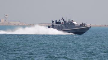 زوارق الاحتلال تستهدف الصيادين ببحر خانيونس