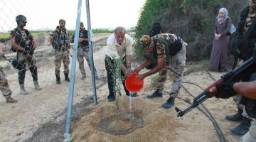 صور.. بذكرى الاستشهادي شهاب "الإعلام الحربي" يزرع زيتونة فوق محررة "موراج"