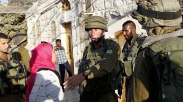 الاحتلال يستجوب عائلات 3 شهداء في بيت لحم