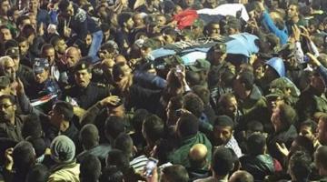 الآلاف يستقبلون جثامين الشهداء الخمسة بالخليل