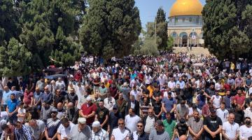 70 ألفا يؤدون صلاة ظهر الجمعة بالمسجد الأقصى