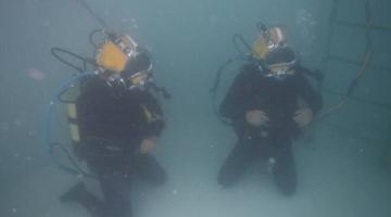 وحدة كوماندوز بحرية مهامها البحث عن صواريخ المقاومة